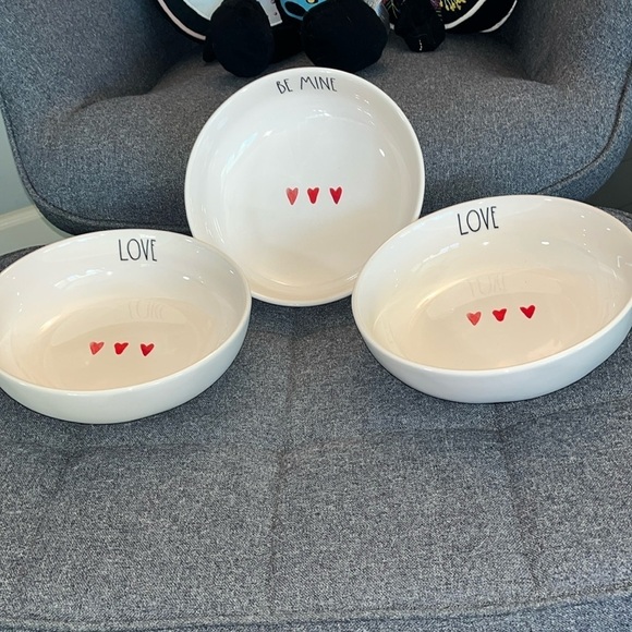 Set of 3 Rae Dunn Bowl Be Mine &  Love Valentine Hearts Pasta Salad Serving Dish - Picture 1 of 7